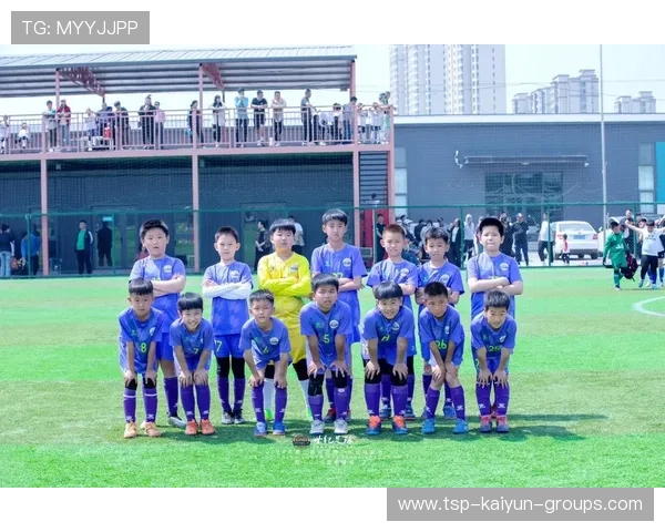 中国足球协会举办青少年培训班，中国足协青少年足球联赛